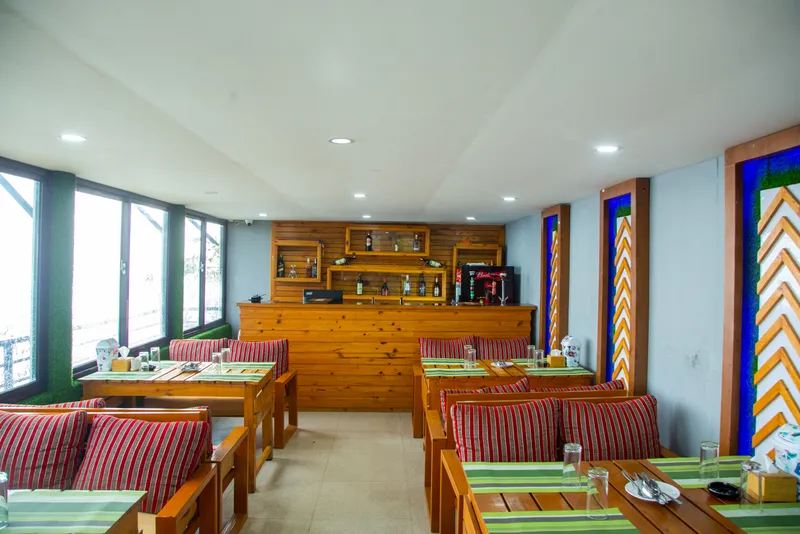 Manjari Resort — restaurant 14