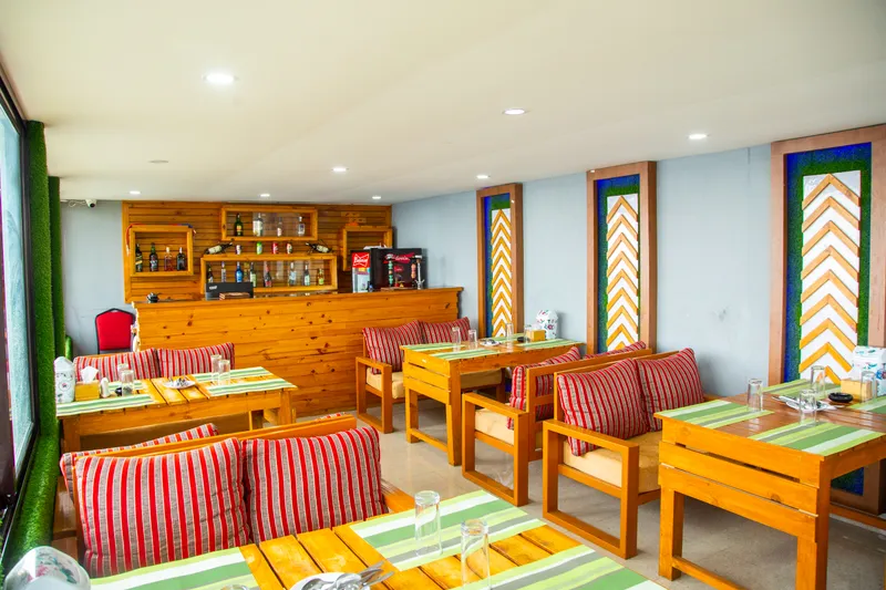 Manjari Resort — restaurant 16