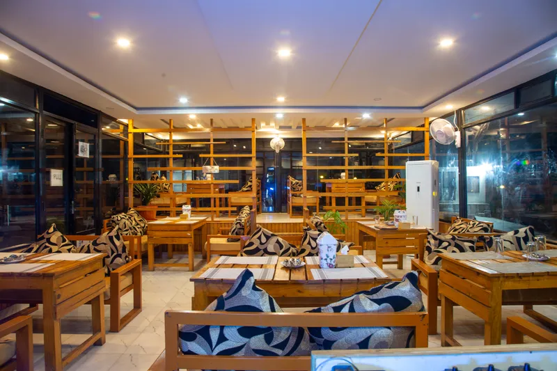 Manjari Resort — restaurant 7